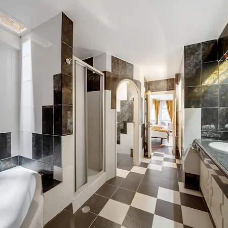 Affittacamere The Royal 4*